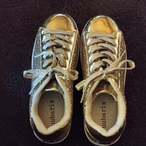 uubaris Women's Shimmering Gold Sneakers